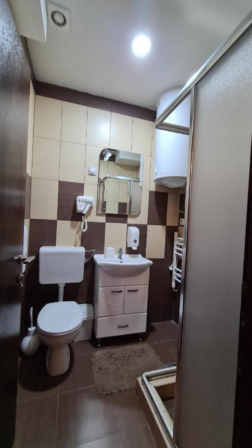 Apartmani Central 2.0 & Free Parking Vrnjačka Banja Dış mekan fotoğraf